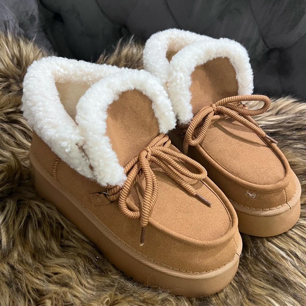 Cozy Tan Women's Shoes with Faux Fur Lining